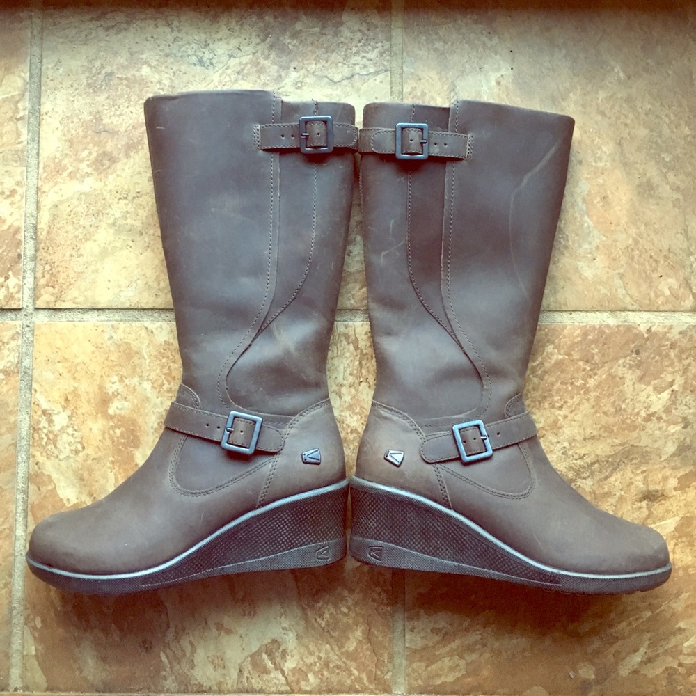 Keen brown tall boots
